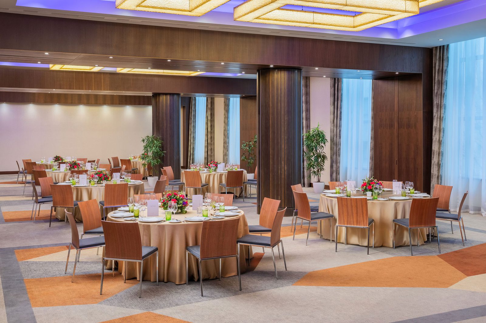 Infinity Room banquet tables at Kempinski Hotel Corvinus